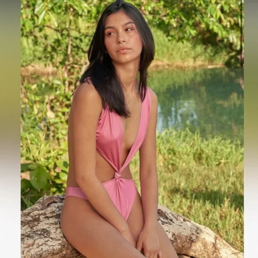 New! La Gotta Pink Brassica Cut-Out One-Piece Swimsuit NWOT 3483